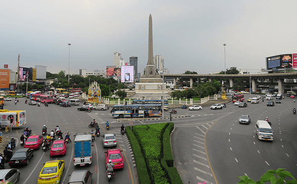 バンコクの戦勝記念塔バスターミナル