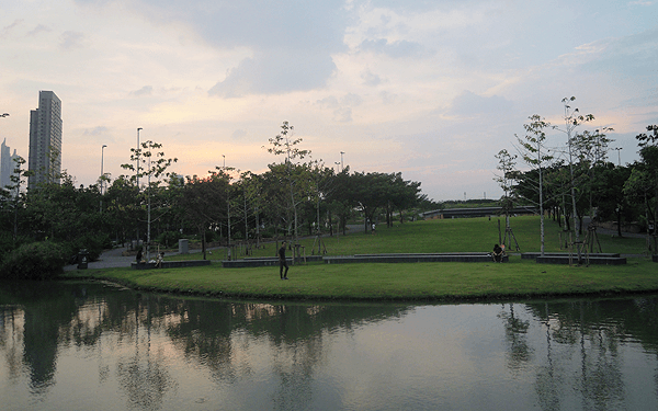 バンコクのチュラロンコン大学100周年公園