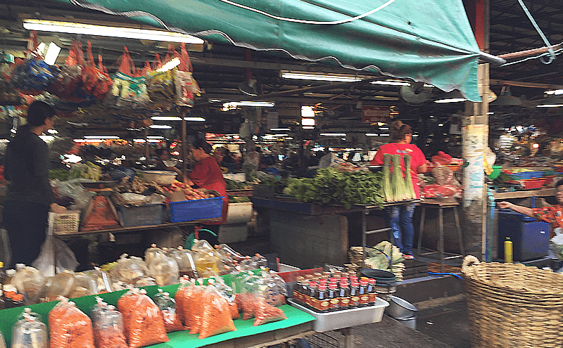 バンコクのバンカピ市場