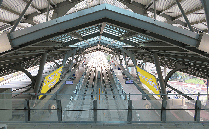 MRTタープラ駅