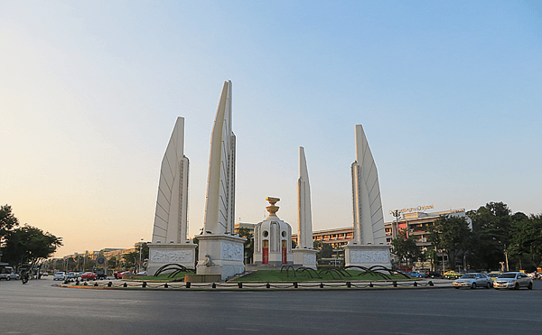バンコク民主記念塔