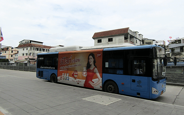 バンコク522番のバス