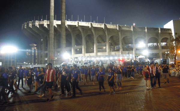バンコクのラジャマンガラスタジアムでタイ代表の試合