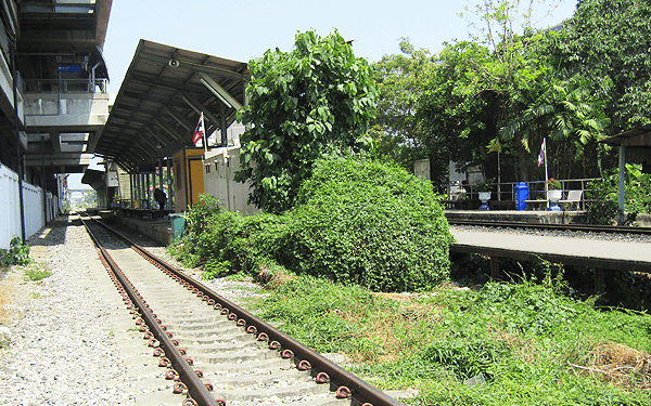 バンコクのラートクラバン駅