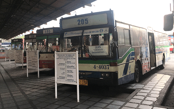 バンコクの205番のバス