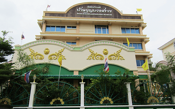 バンコクのバン・ブン・ブア・スアン博物館