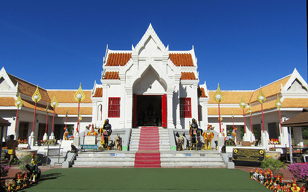 タイのピッサヌロークのチャン王宮