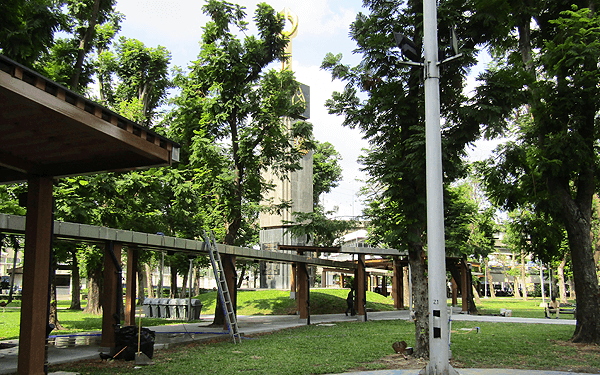 バンコク MRTパホンヨティン駅近くのソンデットヤ公園