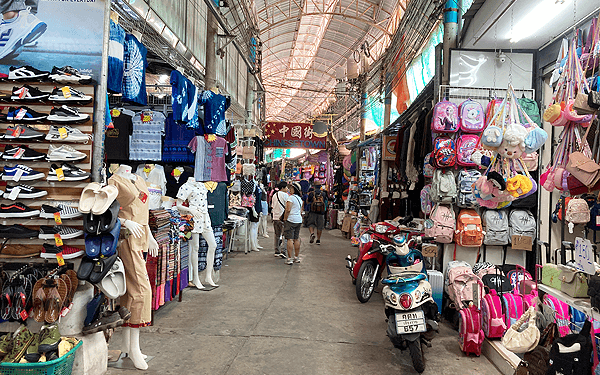 タイのメーサイの商店街