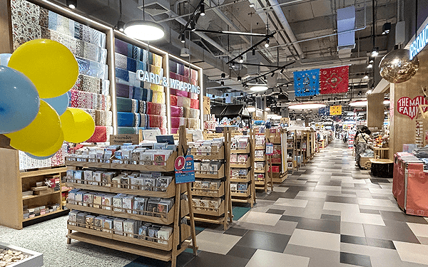 バンコク ザ・モールのライフストア ガームウォンワーン