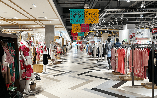 バンコク ザ・モールのライフストア ガームウォンワーン