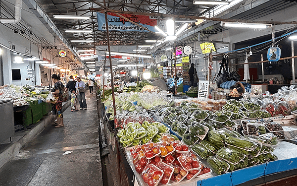 バンコクのウドムスック市場