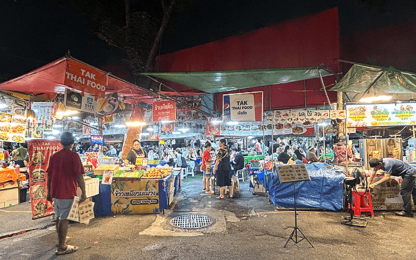 バンコクのチャットチャック・ナイトマーケット