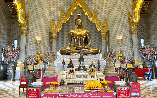 バンコクヤワラーのワット・トライミット