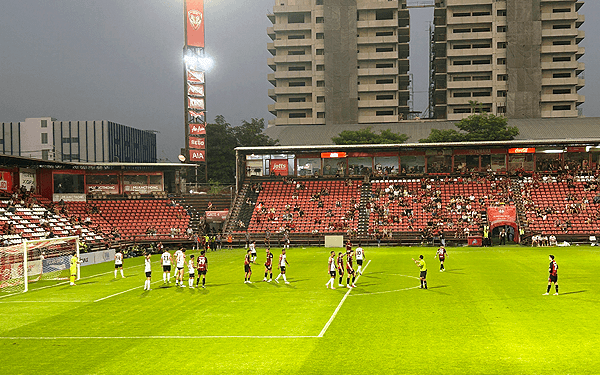 タイリーグ、ムアントンVSチェンライ